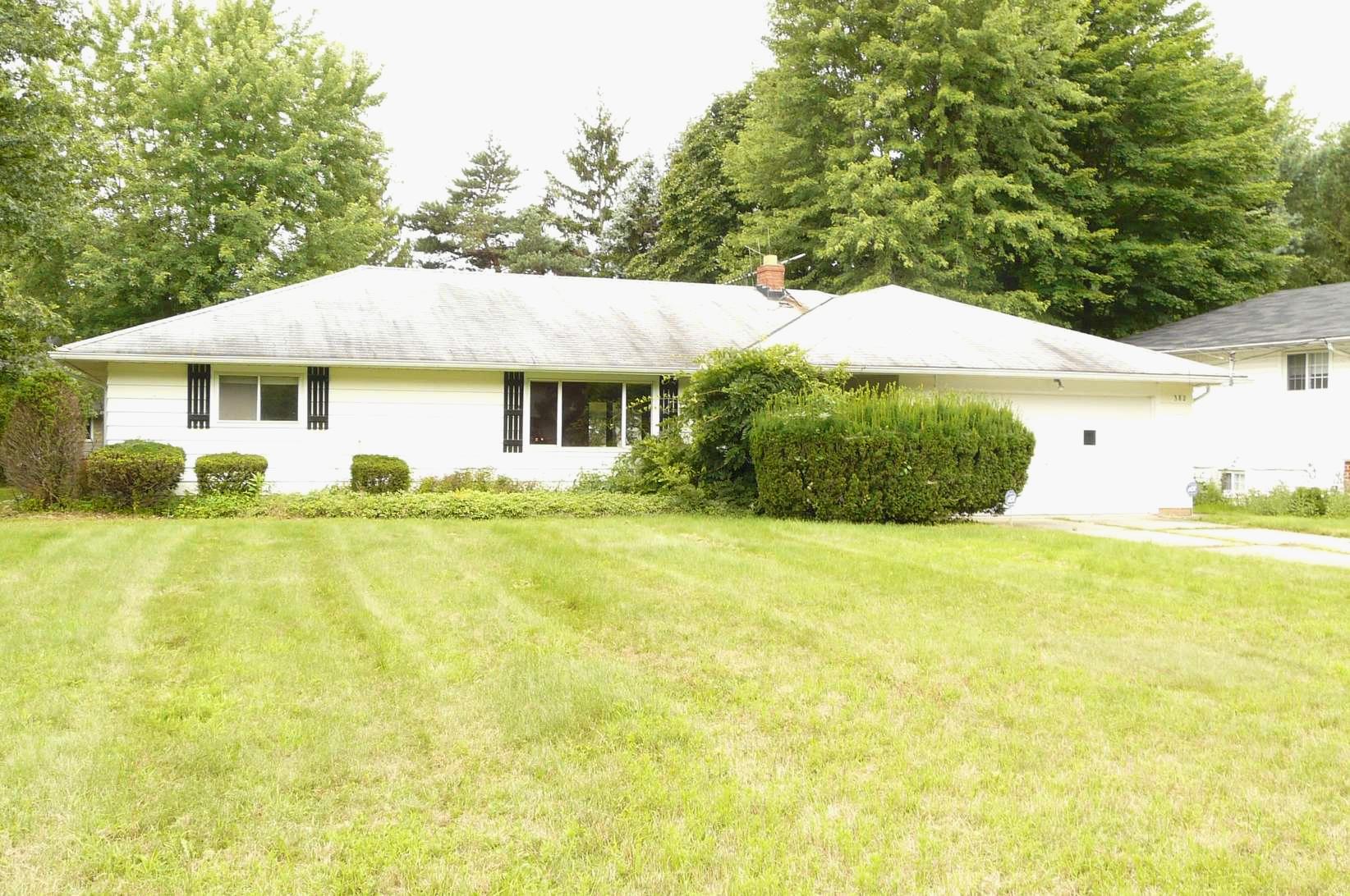 382 Royal Oak Blvd, Richmond Heights, OH 44143 