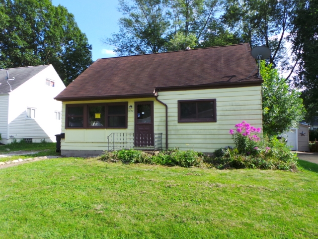 1070 Breckenridge St, Akron, OH 44314 