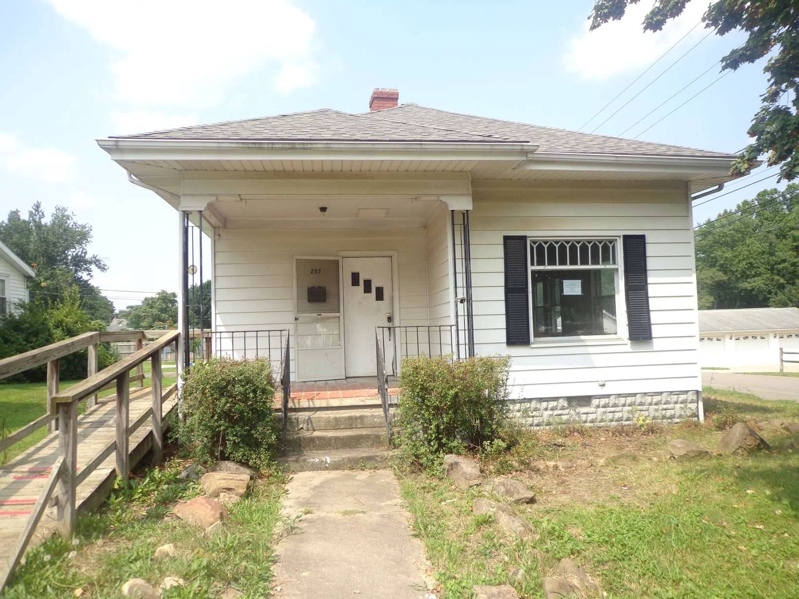 207 E North St, Mcarthur, OH 45651 