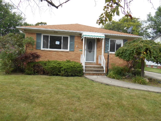 6226 Siegler Dr, Brookpark, OH 44142 