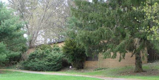 685 Lois Dr, Akron, OH 44333 