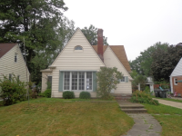 1432 Parkview Dr, Lyndhurst, OH 44124 