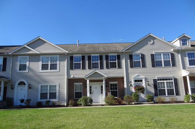 821 Emerald Lake Parkway, Ravenna, OH 44266 