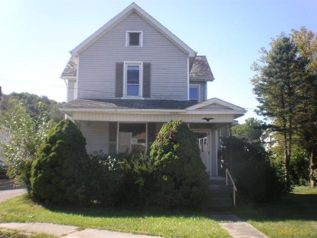 118 Deersville Ave, Uhrichsville, OH 44683 