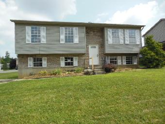 8704 Sarahs Bend Dr, Cincinnati, OH 45251 