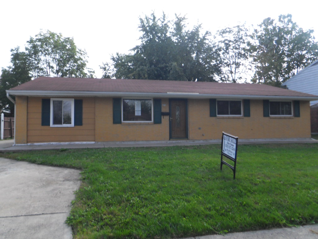 7520 Stonehurst Dr, Dayton, OH 45424 