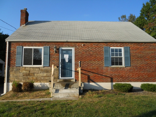 812 Maple Dr, Cincinnati, OH 45215 