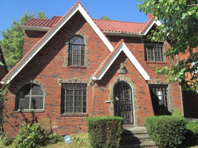 1242 Castleton Rd, Cleveland, OH 44121 