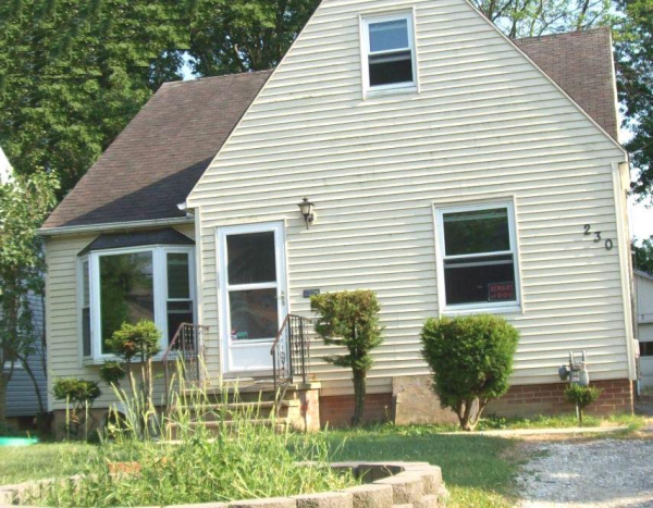 230 Clark St, Berea, OH 44017 