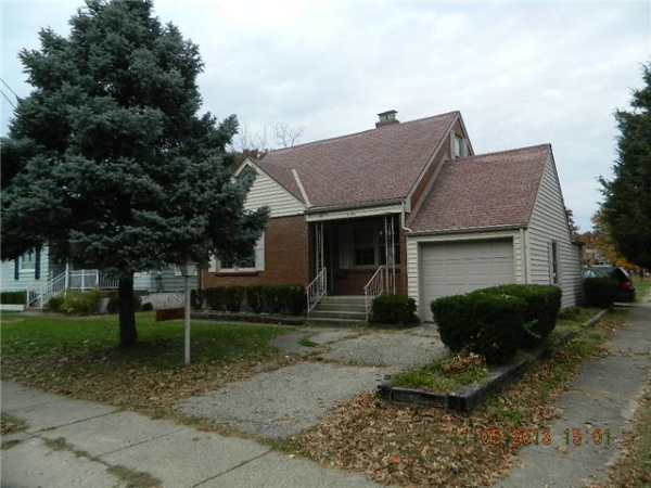 2054 W Galbraith Ro, Cincinnati, OH 45239 