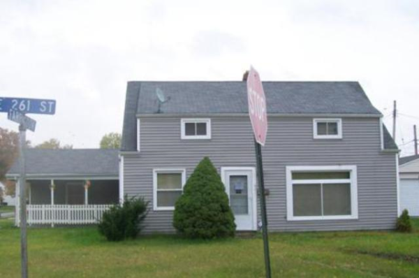 601 E 261st St, Euclid, OH 44132 