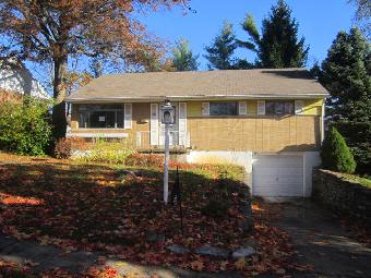 18 Illona Dr, Cincinnati, OH 45218 