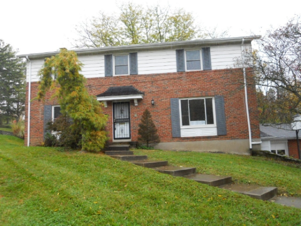 3232 Ferncroft Drive, Cincinnati, OH 45211 