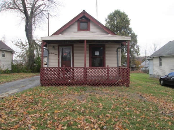 24 E Faith St, Struthers, OH 44471 