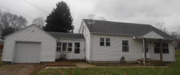 77 Madison Dr, Newark, OH 43055 