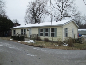 82 Wood St, Buckeye Lake, OH 43008 