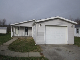 107 Maple Run Dr, Hillsboro, OH 45133 