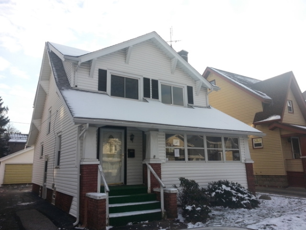 374 E Catawba Ave, Akron, OH 44301 