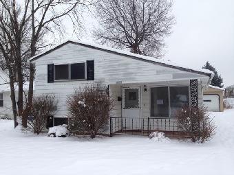 37774 Green Dr, Eastlake, OH 44095 