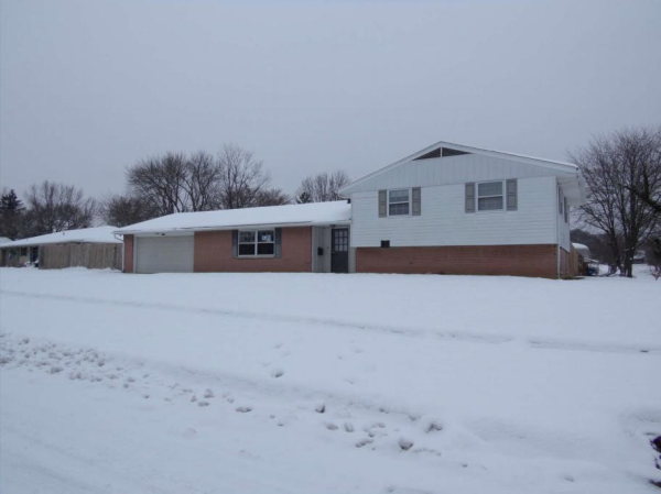 6800 Rushleigh Rd, Englewood, OH 45322 