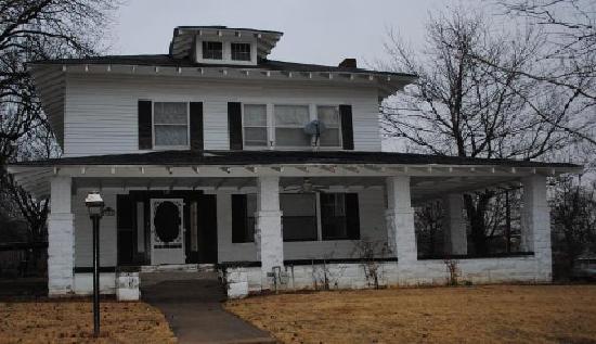 221 East 12th Street, Pawhuska, OK 74056 