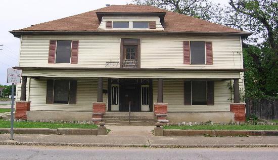 129 B Street Southwest, Ardmore, OK 73401 