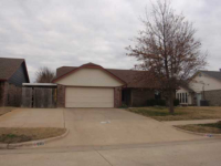 820 Lakecrest Dr, Moore, OK 73170 