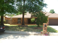 228 E Platt Dr, Yukon, OK 73099 