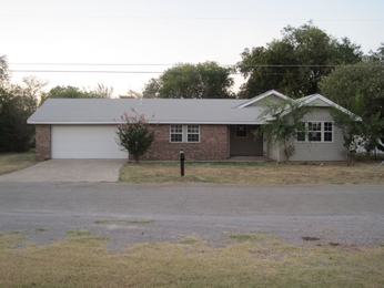 609 E Park St, Tecumseh, OK 74873 