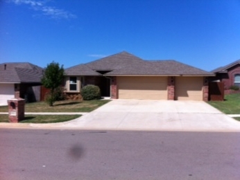9411 Peachtree Lane, Midwest City, OK 73130 