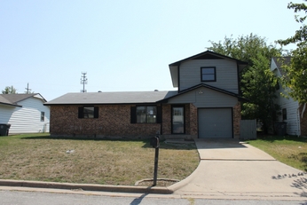 107 NE Babbit St, Lawton, OK 73507 