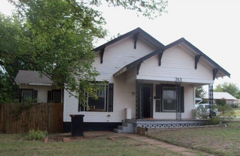 313 N 4th St, Sayre, OK 73662 