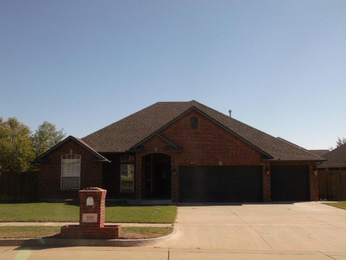 908 N Barnhill Way, Mustang, OK 73064 