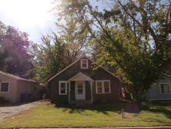 604 W 1st St, Edmond, OK 73003 