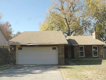 1721 Plumb Dr, Midwest City, OK 73130 