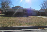 932 SW 1st St, Moore, OK 73160 