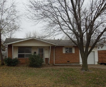 912 NW 24th St, Moore, OK 73160 