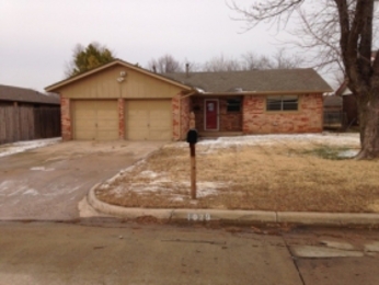 1029 NW 8th St, Moore, OK 73160 
