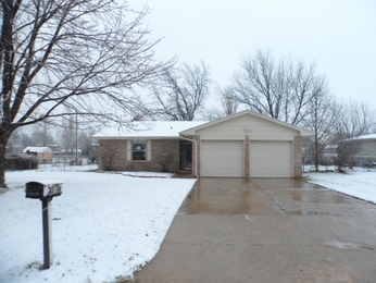 415 E Meadow Ln, Mustang, OK 73064 