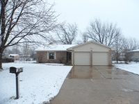 415 E Meadow Ln, Mustang, OK 73064 