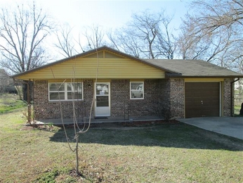 1225 N Oak Avenue, Ada, OK 74820 