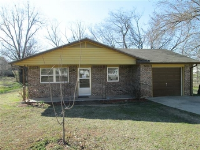 1225 N Oak Avenue, Ada, OK 74820 