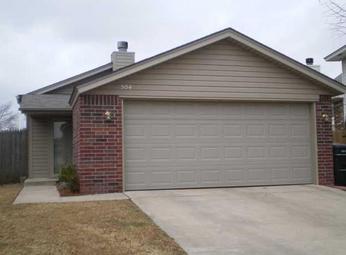 504 Stoneridge Dr, Moore, OK 73160 