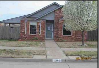 1200 SW 23rd St, Moore, OK 73170 