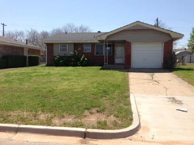 836 N Windermere Dr, Moore, OK 73160 