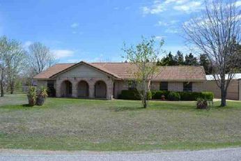 18 Twilight Ln, Shawnee, OK 74804 