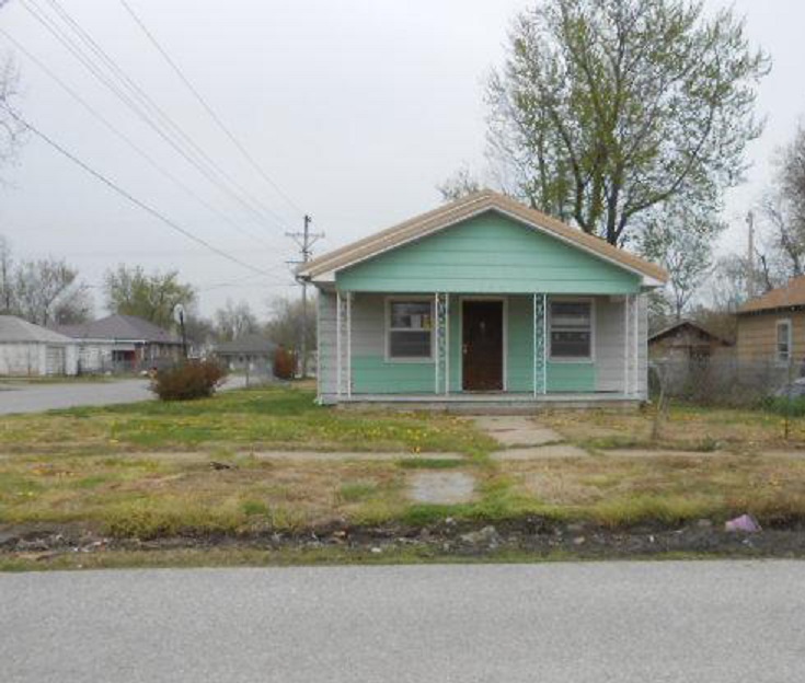 301 S Maple St, Commerce, OK 74339 