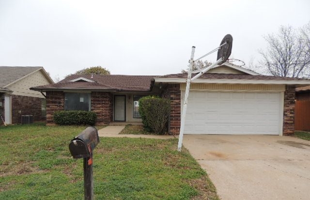 9725 Oaktree Ter, Midwest City, OK 73130 