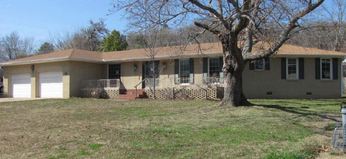 213 E Blair Ave, Wilburton, OK 74578 