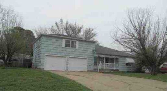 1913 N Adams St, Enid, OK 73701 